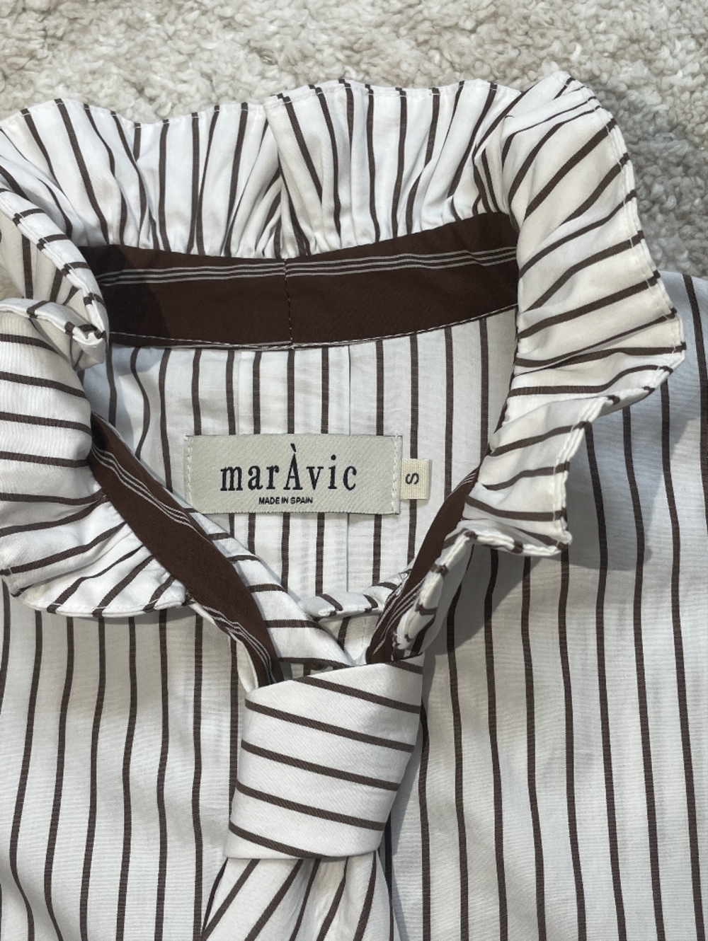 MarÁvic White blouse with stripes, knotted collar buttons and with tie, size S - Picture 6 of 8